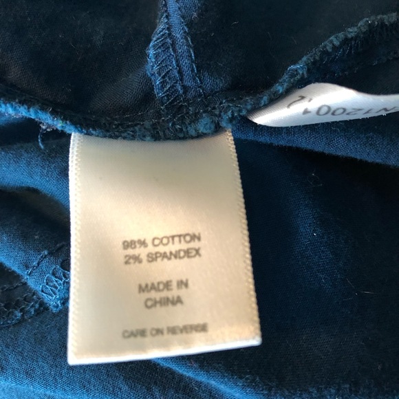 New York and Co long-sleeves button front - Picture 8 of 8